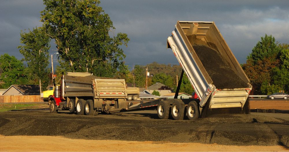 Maximizing Efficiency & Versatility: 5 Heavy-Duty Dump Trailer Uses You Should Know About